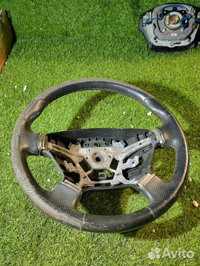 Руль с подушкой безопасности и кнопками