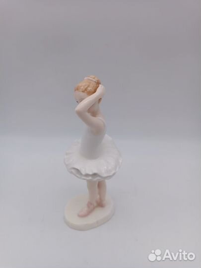 Фигура Royal Doulton Ballet Class Балерина высо