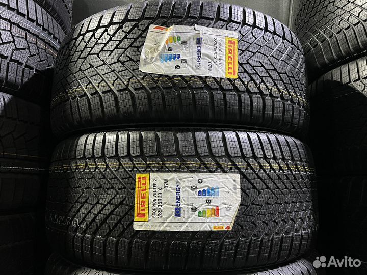 Pirelli Scorpion Winter 2 285/35 R23 и 325/30 R23 110W