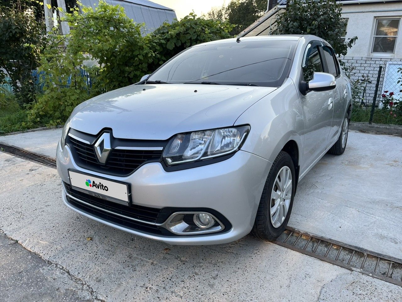 Renault Logan: фото владельца