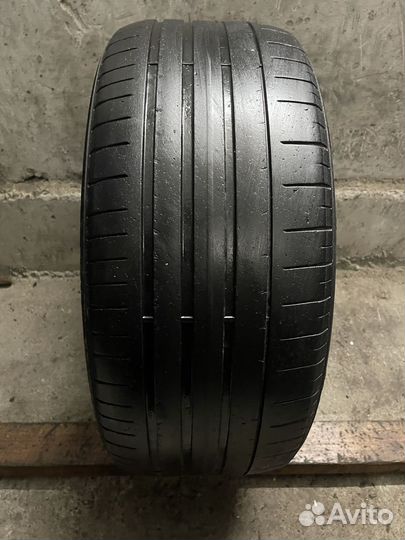Pirelli P Zero 255/40 R20
