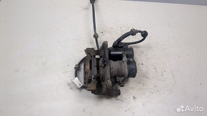 Суппорт правый задний Chrysler Pacifica, 2017