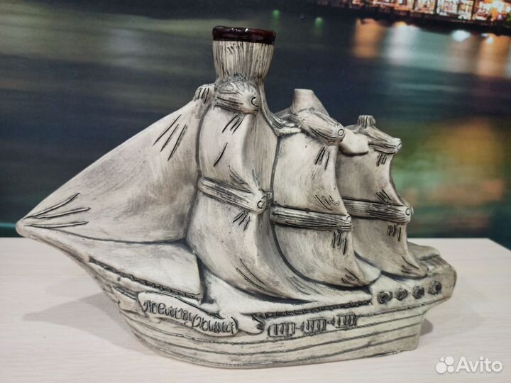 Сувенирная бутылка корабль 