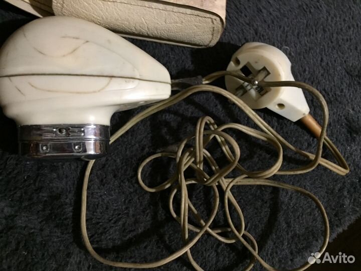 Бритва старинная электрическая в футляре ретро