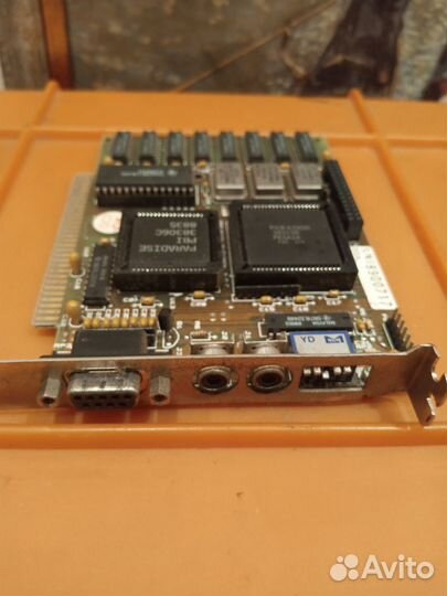 Древние компьютерные платы, видеокарты