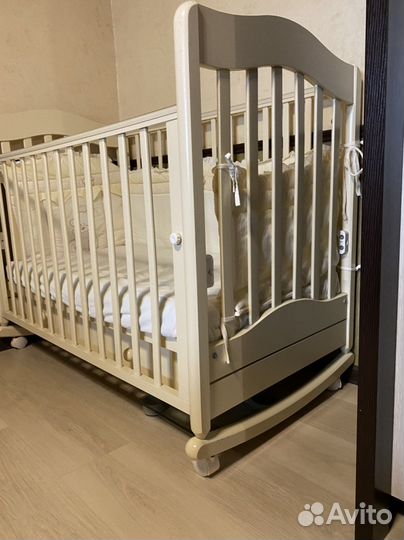 Детская кроватка