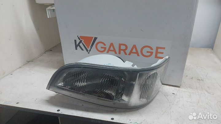 Фара toyota hiace 1996-1999