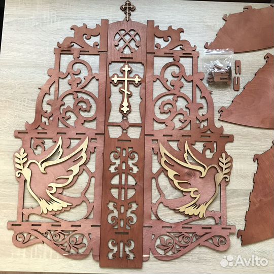 Угловая полка для икон, угловой иконостас