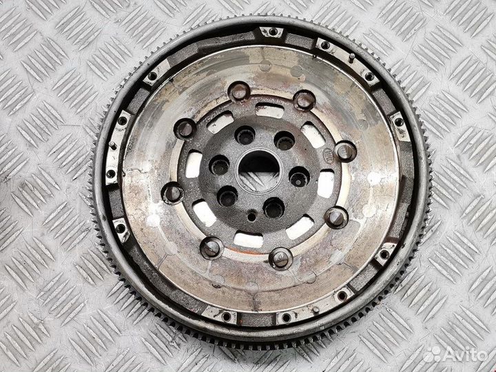 Маховик (демпфер сцепления) для Volkswagen Golf 4
