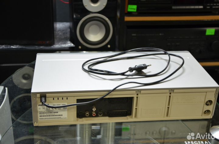 VHS-DVD проигрыватель Philips 6 Head Hi-Fi пульт