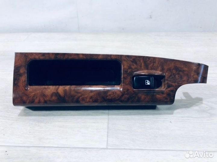 Кнопка стеклоподъемника передняя правая Kia