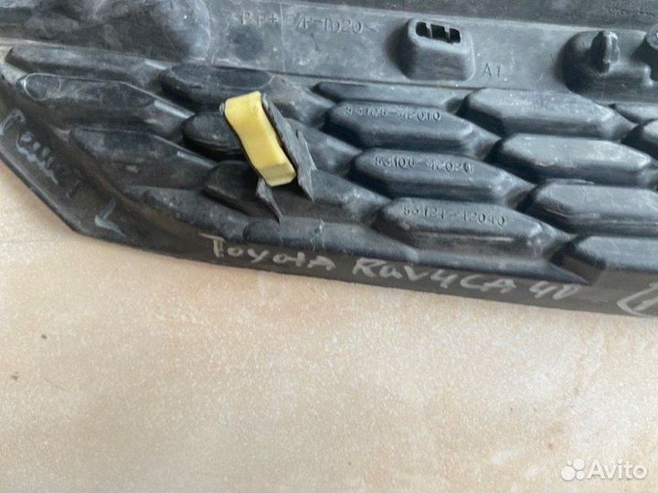 Решетка радитора левая Toyota Rav 4 Ca 40 С 2013