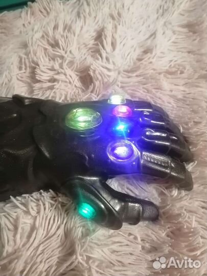 Детская игрушка Перчатка Таноса