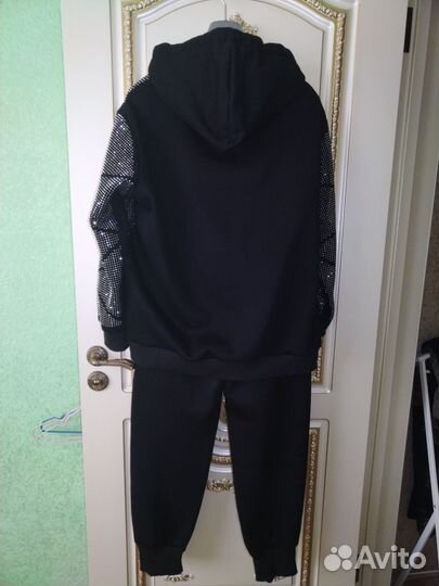 Спортивный костюм женский