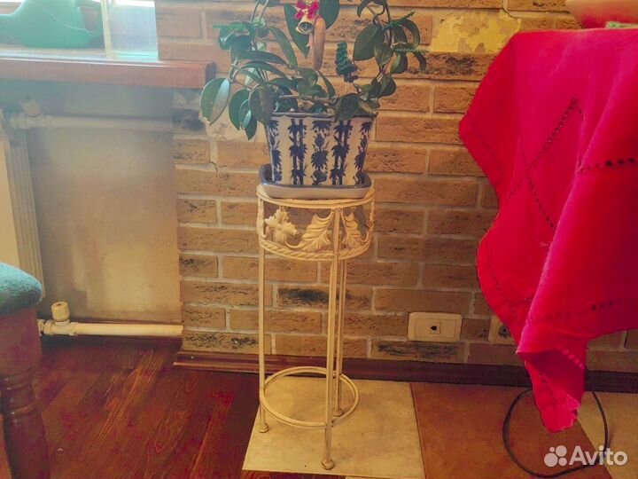 Подставка для цветов напольная металлическая