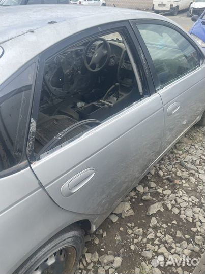 Toyota Avensis 1 Дверь задняя правая