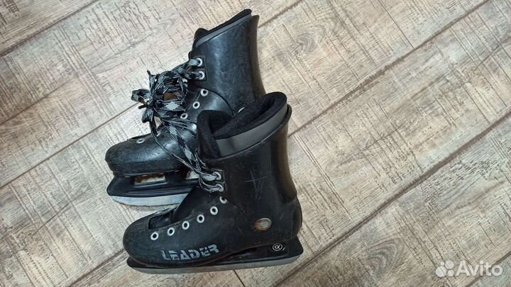 Коньки хоккейные leader