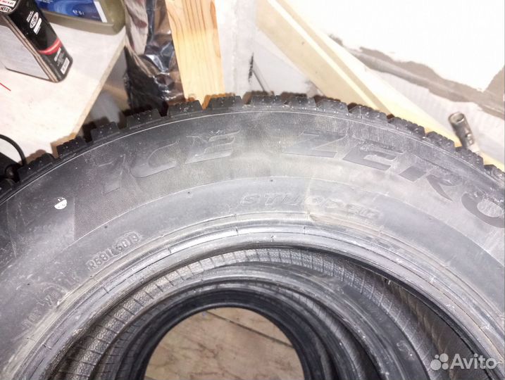 Pirelli Ice Zero 215/65 R16