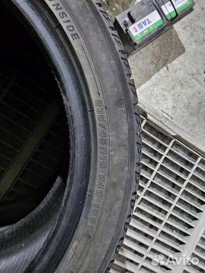 Yokohama Ice Guard IG60 235/45 R18