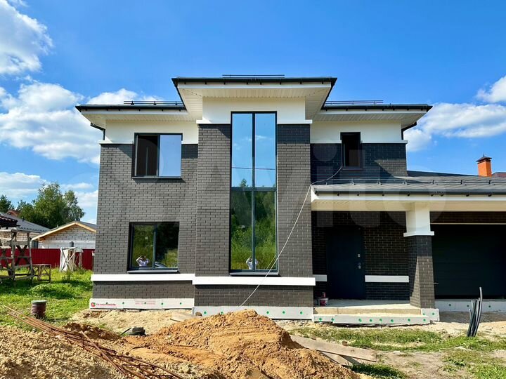 Дом 239 м² на участке 10,2 сот.