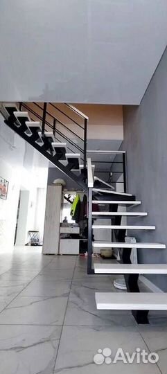 Лестница, крыльцо, навес