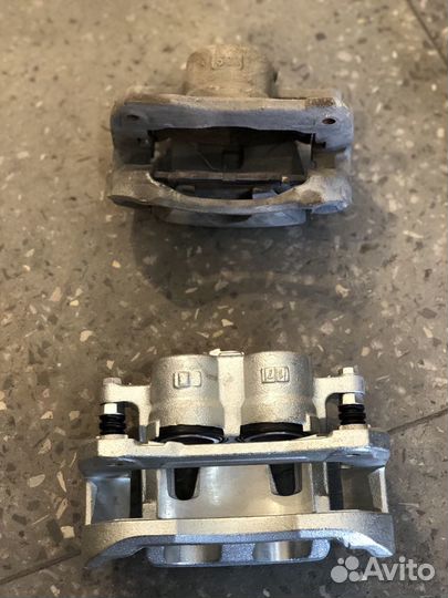 На Camry усиленные суппорта от Highlander