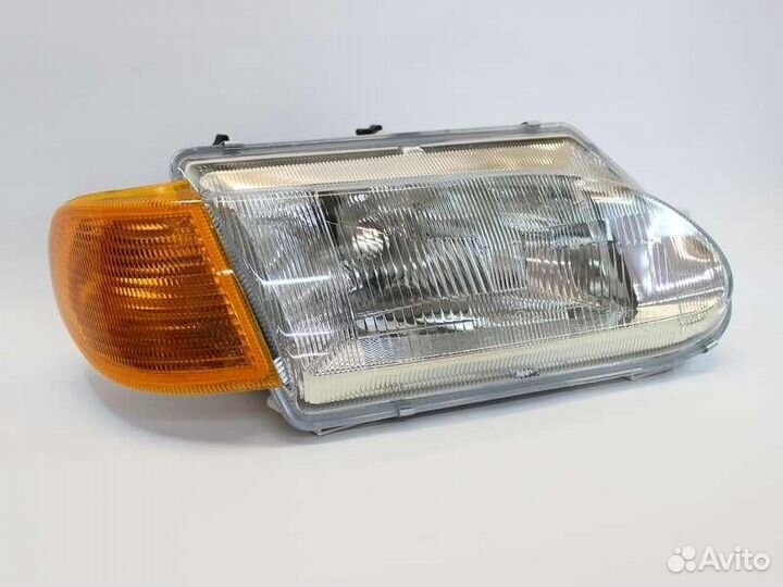 Фара Ваз 2114 Правая Желтый поворотник Новая