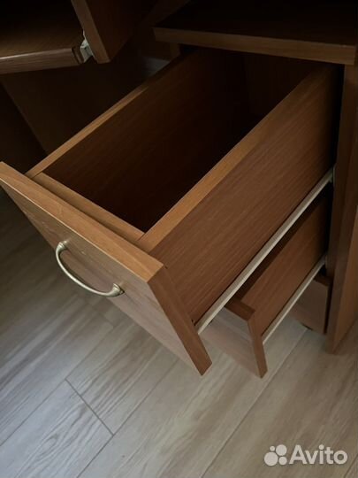 Письменный стол с тумбой бу