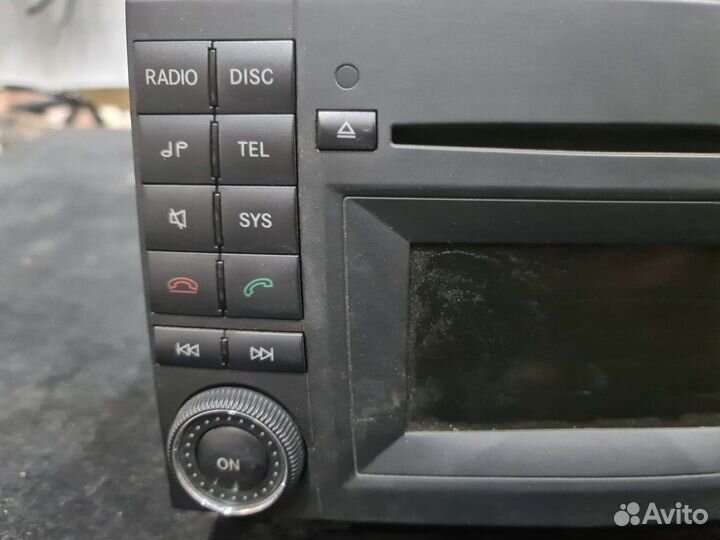 Штатный магнитофон Audio 20 Mercedes W639