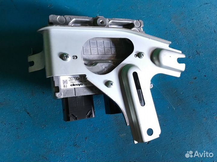 Блок управления рулевой рейкой Honda Vezel RU3 LEB