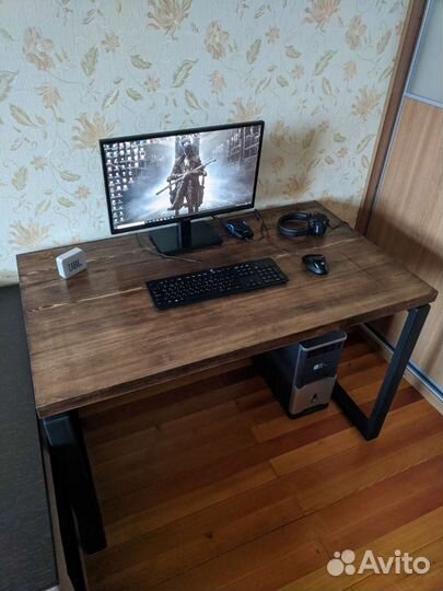 Компьютерный стол