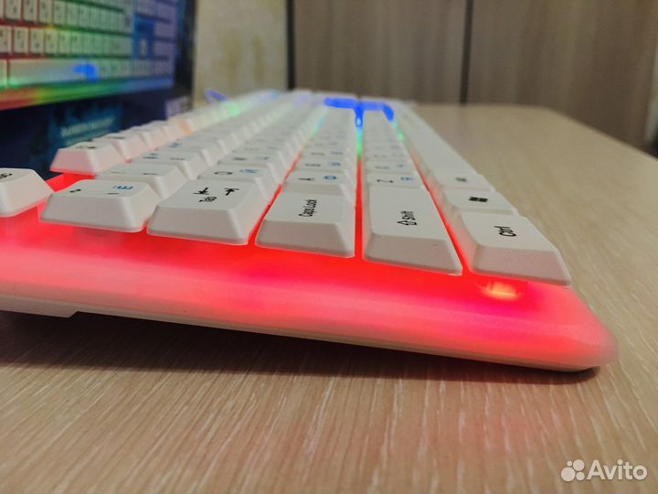 Игровая клавиатура белая, новая