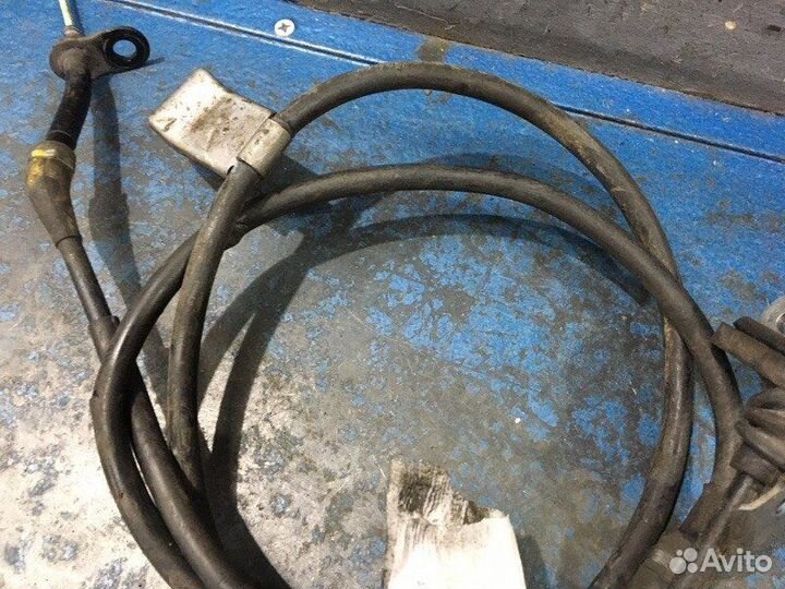 Трос ручника правый Nissan Teana L33