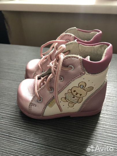 Продам обувь на девочку