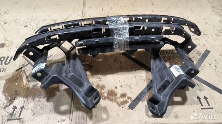 Крепление бампера Honda Stepwgn RK1 (Переднее)