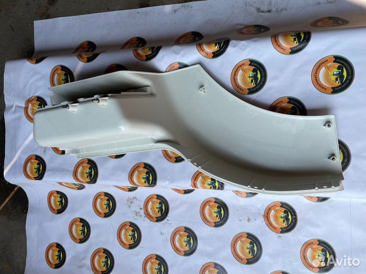 Передняя часть крыла Нongyan