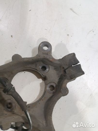 Кулак поворотный передний левый (Nissan Qashqai)