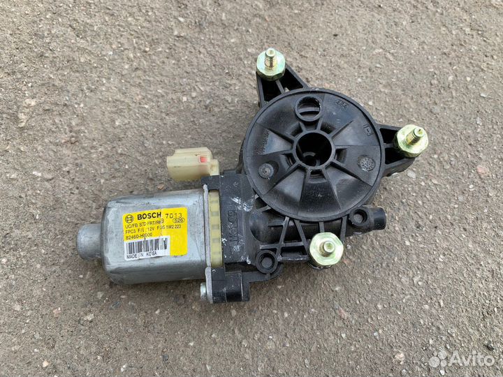 Моторчик стеклоподъемника передний правый Rio 4