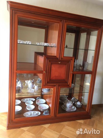 Витрина в гостинную, пр-во Италия, дерево