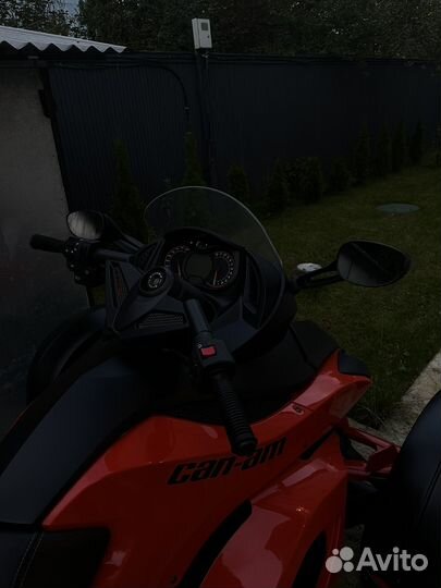 Трицикл BRP CAN-AM RD S
