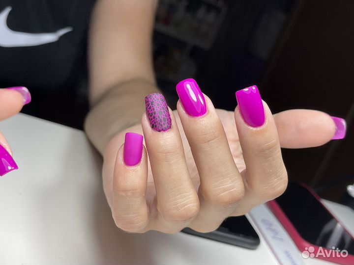 Модель на маникюр