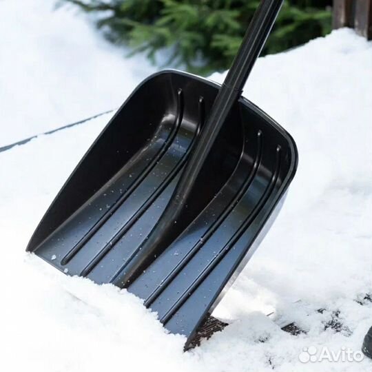 Лопата для снега Фискарс