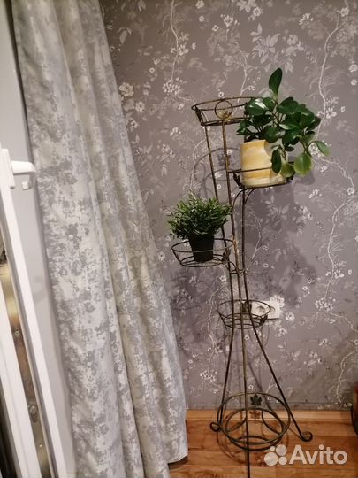 Подставка для цветов напольная металлическая