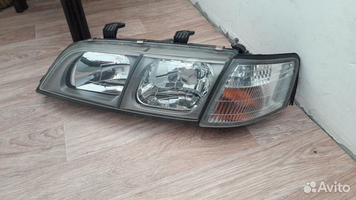 Фара левая p11