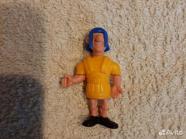 Игрушки из киндера