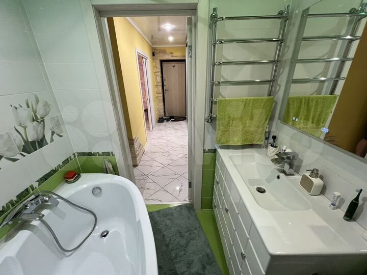 2-к. квартира, 58 м², 10/12 эт.