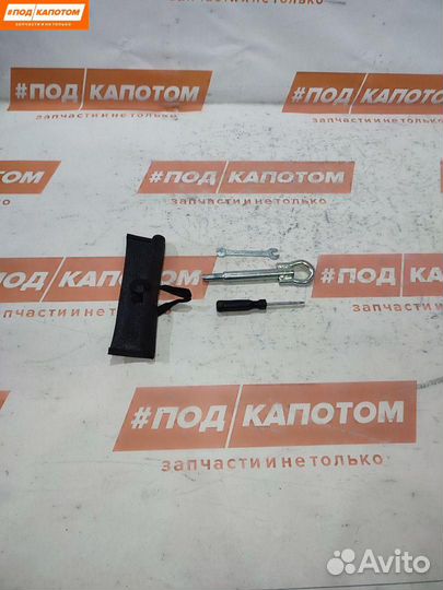 Крюк буксировочный Chevrolet Captiva 2010