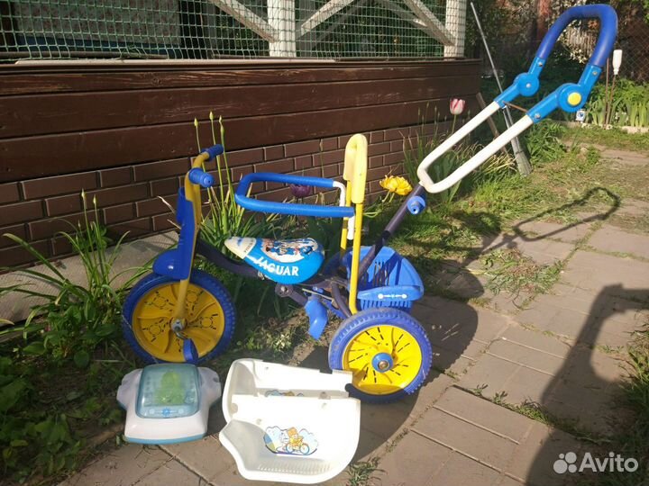 Трехколесный велосипед