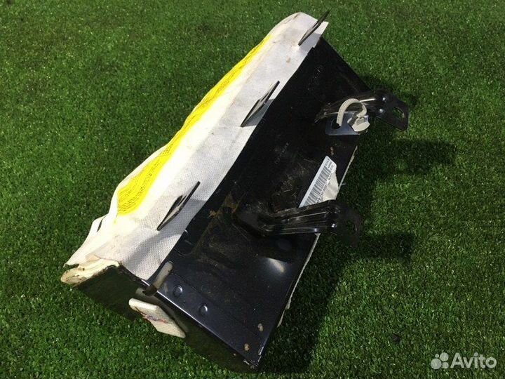 Подушка безопасности пассажира в торпедо Hyundai