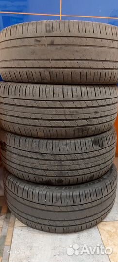 Tracmax X-Privilo RS01+ 275/40 R20